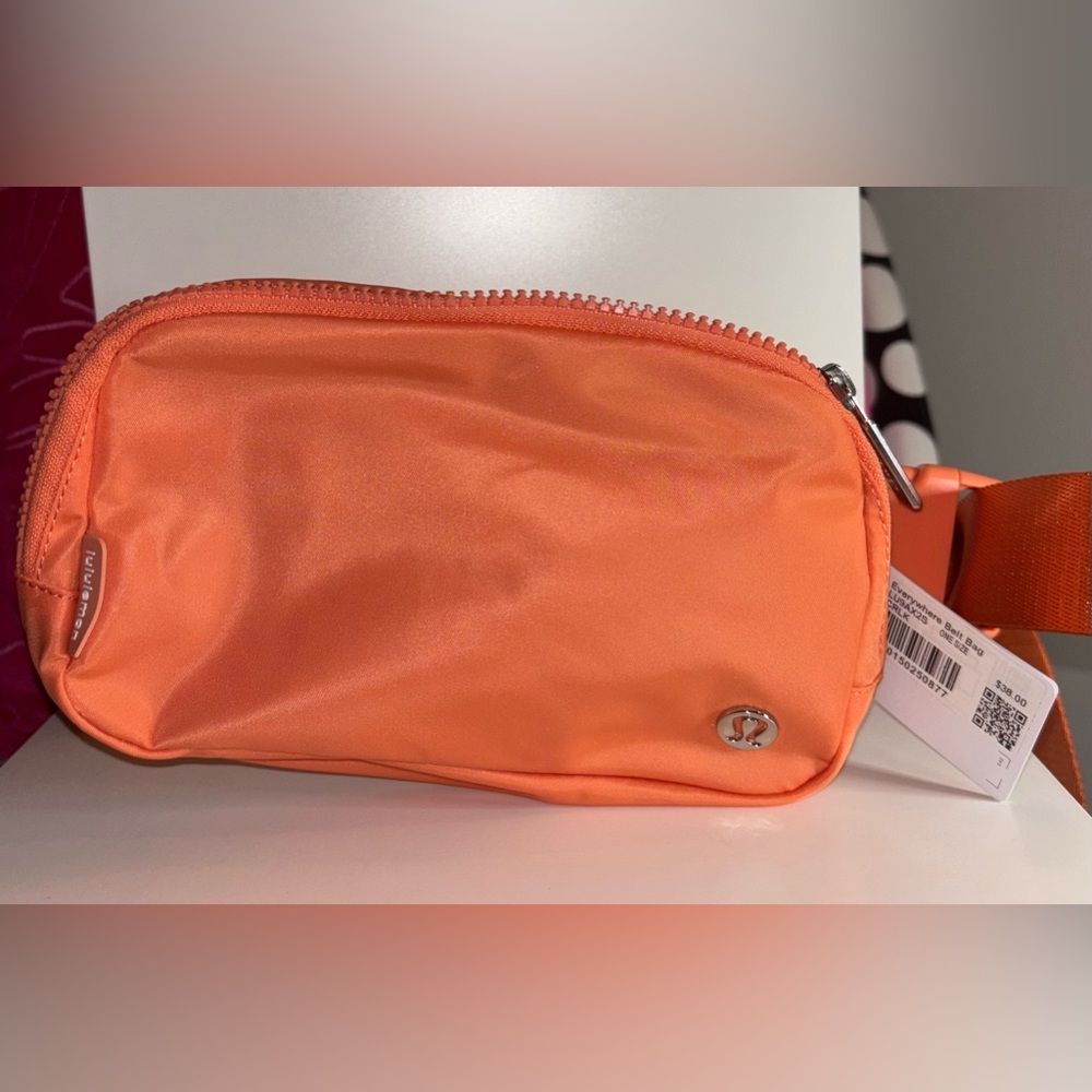 Lululemon athletica Coral Kiss Pouch Everywhere Belt Bag 1L